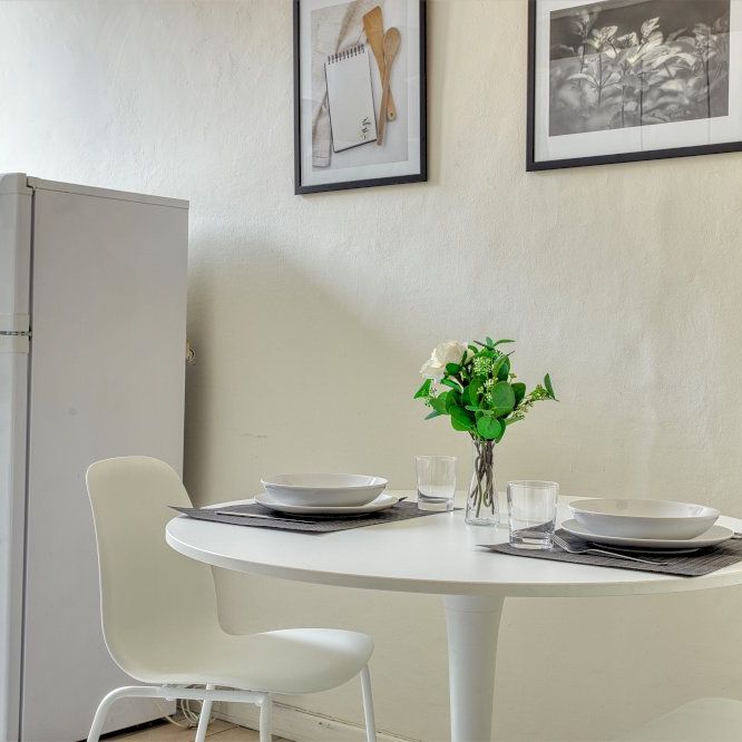 Wonderful single room with private balcony in Milan, few steps away from a Bocconi, IULM and NABA - Photo 1