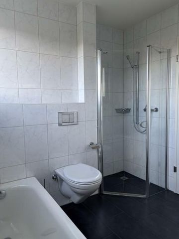 Moderne 4.5-Zimmer-Wohnung mit beheiztem Balkon/Wintergarten - Foto 5