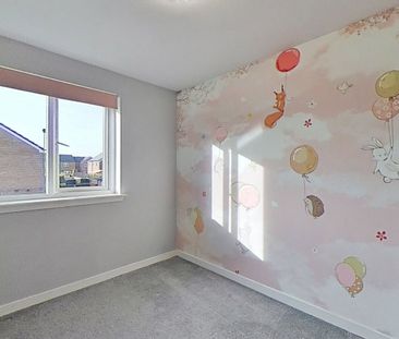 4 bedroom semi-detached house to rent - Photo 3