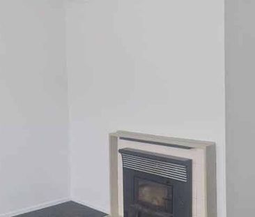 3 Bedroom Home on Paterson - Photo 3