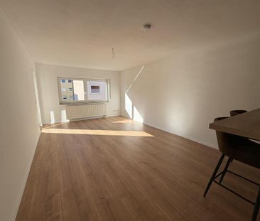 Gemütliche Zwei-Raum-Wohnung mit sonnigem Balkon und Einbauküche - Foto 3