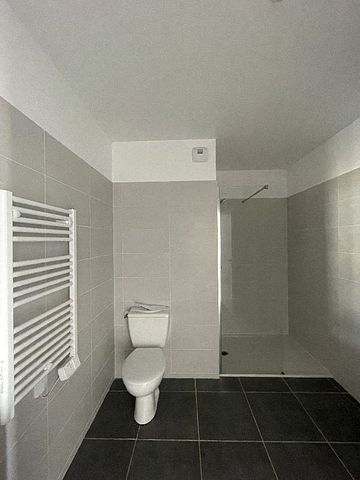 Appartement 2 pièces 44m2 MARSEILLE 9EME 912 euros - Photo 2