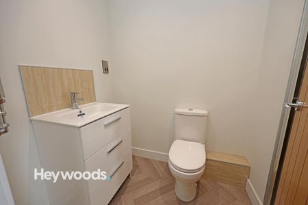 4 bedroom detached house to rent - Photo 2