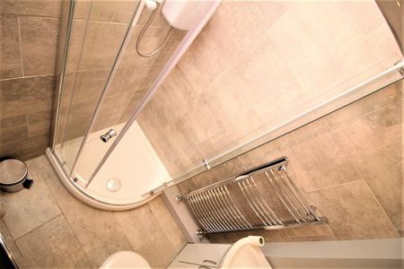 1 bedroom in a house share to rent - Photo 5