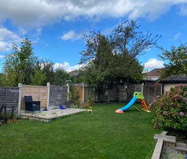 3 Bed Semi-Detached House, Brian Place, LS15 - Photo 4