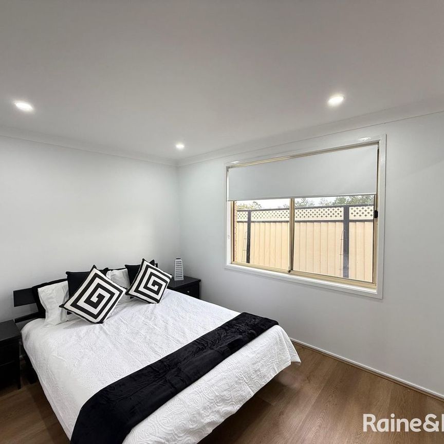 2/13 Porter Street, Minto, NSW 2566 - Photo 1