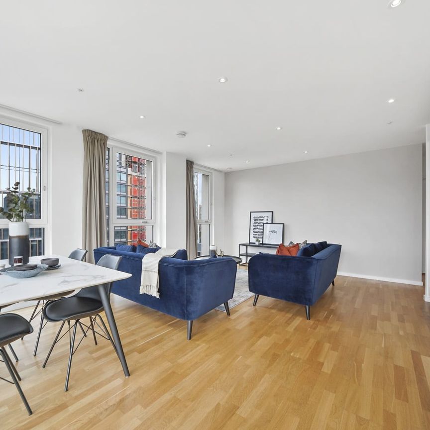 Swallowtail House, E20 1GE, London - Photo 1