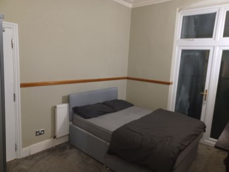 Room in a Shared House, Hatfield Road, B19 - Photo 3