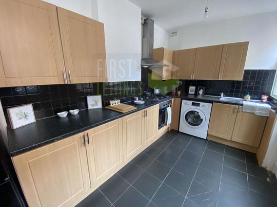 4 bedroom terraced house to rent - Photo 1