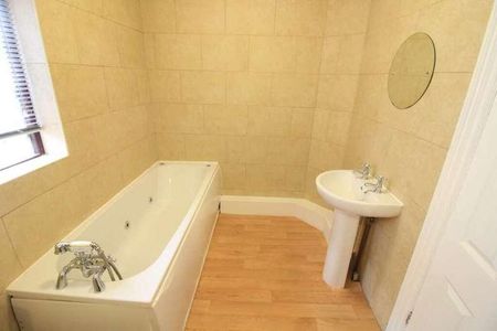 Room Alresford Road, Salford, M6 - Photo 2