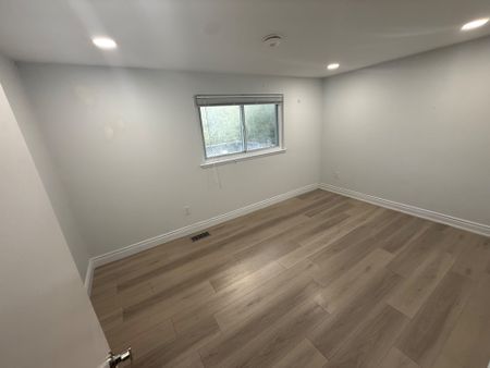 For Lease - 45 Elmvale Crescent Unit# UPPER, Toronto, Ontario - Photo 3