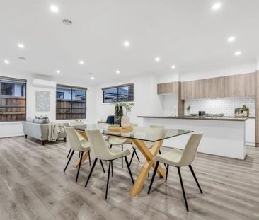 Modern Family Home - Photo 5