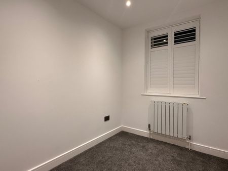 3 Bed Semi-Detached House, Wymering Road, W9 - Photo 3