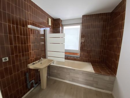 Location Appartement 3 pièces 86m² REIMS 51100 - Photo 2