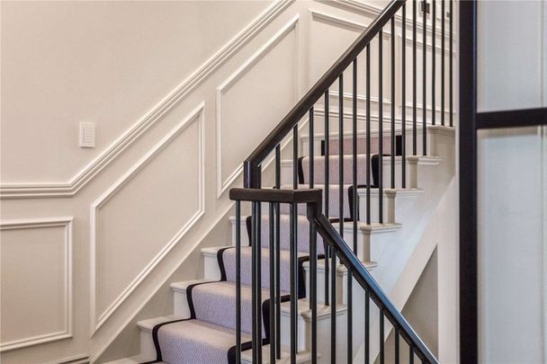An exceptional, newly refurbished six bedroom house with off-street parking COI Cand studio annexe. - Photo 1