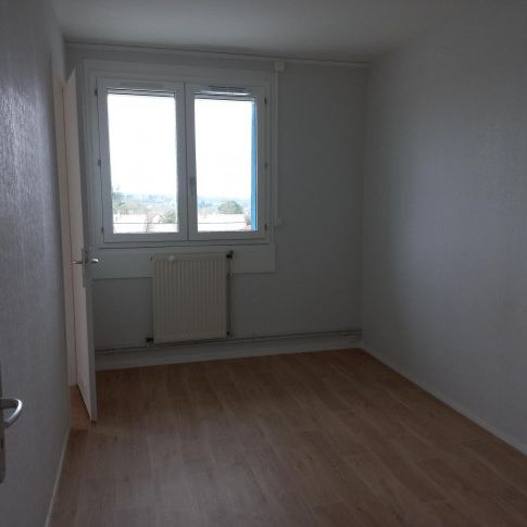 Location Appartement 4 pièces 62 m² La Châtre - Photo 1