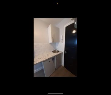 Room in a Shared House, Playgreen Way, SE6 - Photo 3