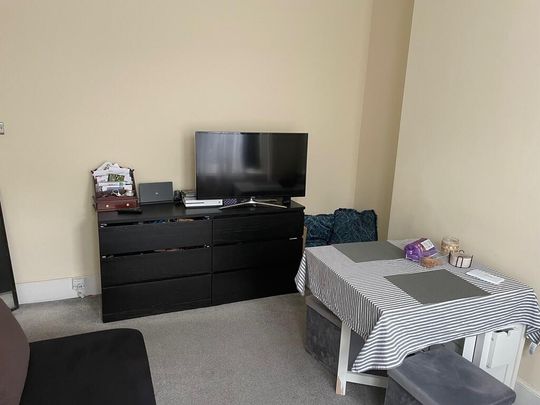 1 bedroom ground floor flat to rent - Photo 1
