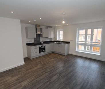 2 bedroom coach house to rent - Photo 2