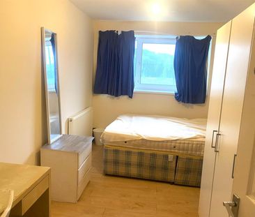 Room For Rent Queen Street, Pontypridd - Photo 2