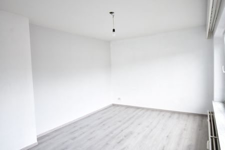 Degelijk appartement met 2 slaapkamers in centrum Hoeselt - Photo 5