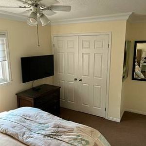 Executive Style Room for Rent - Photo 2