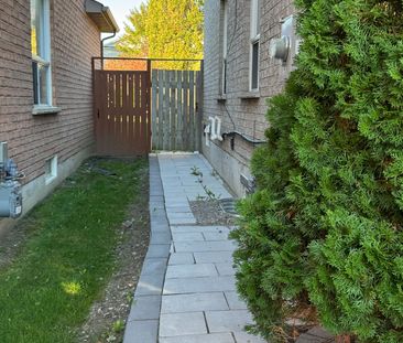 For Lease - 36 Foothill Street Unit# Main, Whitby, Ontario - Photo 3