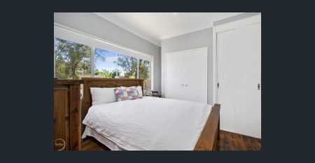 A COSY FOUR BEDROOM NEST - Photo 5