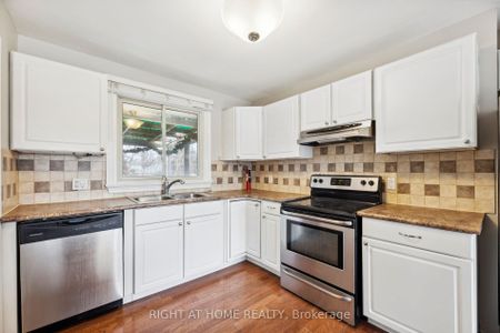 For Lease - 288 Baldwin Street, Oshawa, Ontario - Photo 4