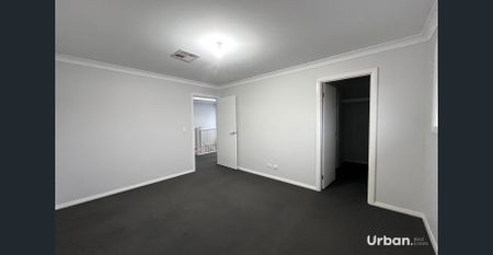 Spacious 4-Bedroom Residence in Prime Location - Photo 5