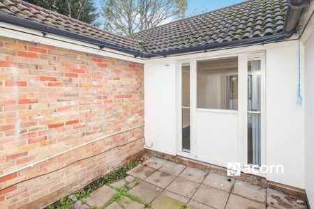 Gibbon Road, London, SE15 - Photo 2