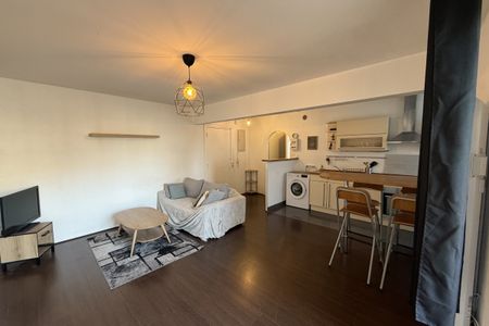 Joli 2 pièces meublé avec balcon et garage Centre de la Ro - Photo 5