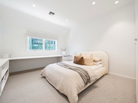 Watsons Bay Dream Rental - Poolside Living Steps from Ferry and Beaches. - Photo 1