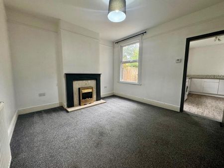 3 bedroom detached house to rent - Photo 2