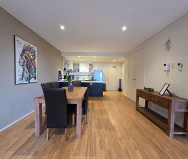 Beautifully Presented 2 Bedroom Apartment in Prime Location - Photo 4