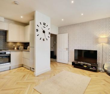 2 bedroom flat to rent - Photo 2