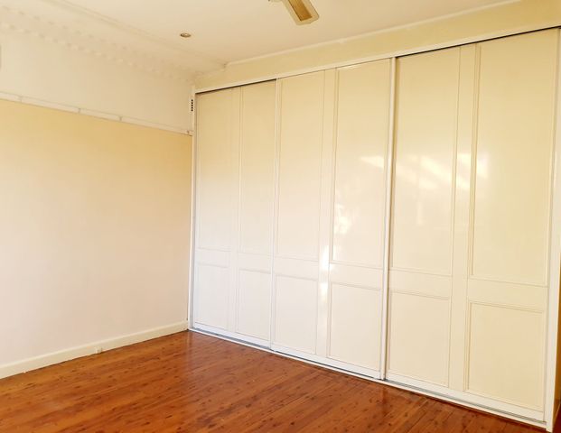 5 Bedroom Family Home - Photo 1