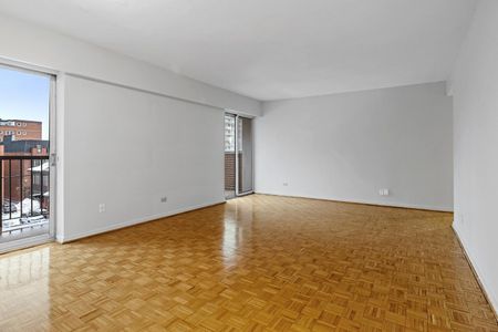 Kenson Towers, a reputable apartment building located in the central core of downtown Ottawa. - Photo 4