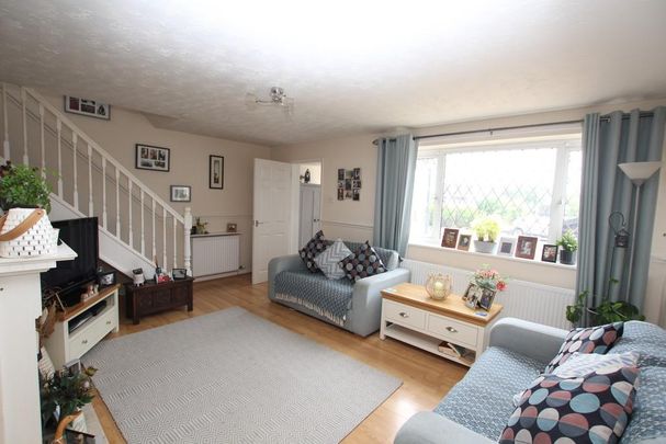 3 bedroom semi-detached house to rent - Photo 1
