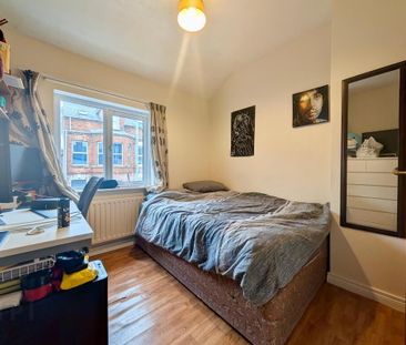 52 Dunluce Avenue, Lisburn Road, Belfast, BT9 7AY - Photo 2