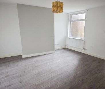 4 bedroom terraced house to rent - Photo 5