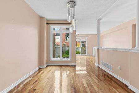 For Lease - 8 Venture Avenue, Richmond Hill, Ontario - Photo 4