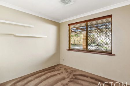 Superb location, amazing view... perfect timing for summer! Available 23 December 2025 - Photo 5