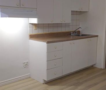 Beau Grand 3 1/2 Chauffé/eau Chaude/élec - Photo 2