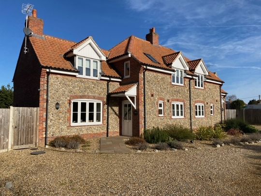 Beautifully Appointed Three Bedroom Home to Let Close to Holt Town Centre - Photo 1