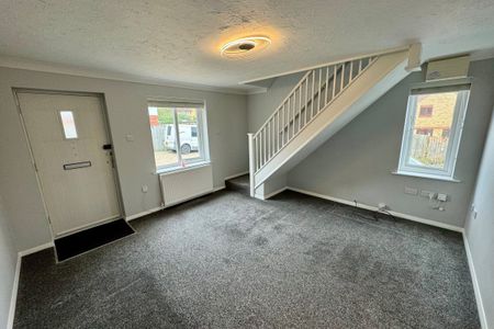 Walnut Close - Photo 2