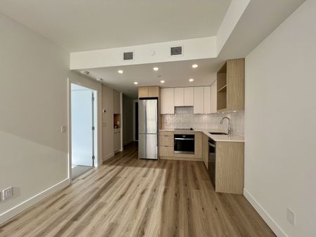 Bertram Beauty: 1 Bdrm+Den on the 28th Floor - Photo 3