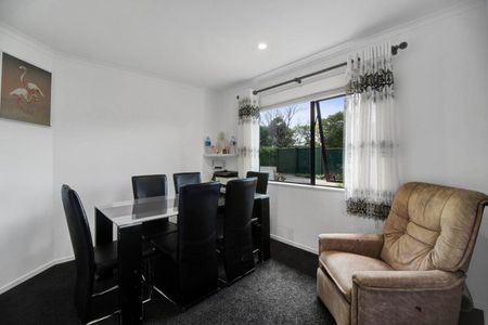 Beautiful Family Home in Spotswood - Photo 3