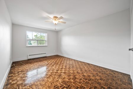 For Lease - 2300 Marine Drive Unit# 205, Oakville, Ontario - Photo 3