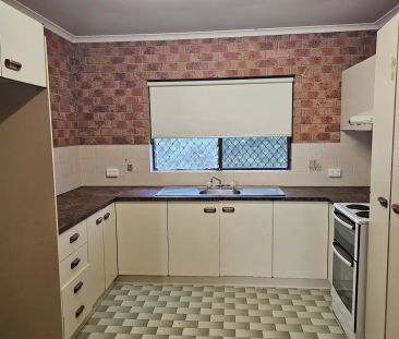 Close to Shops - Photo 3